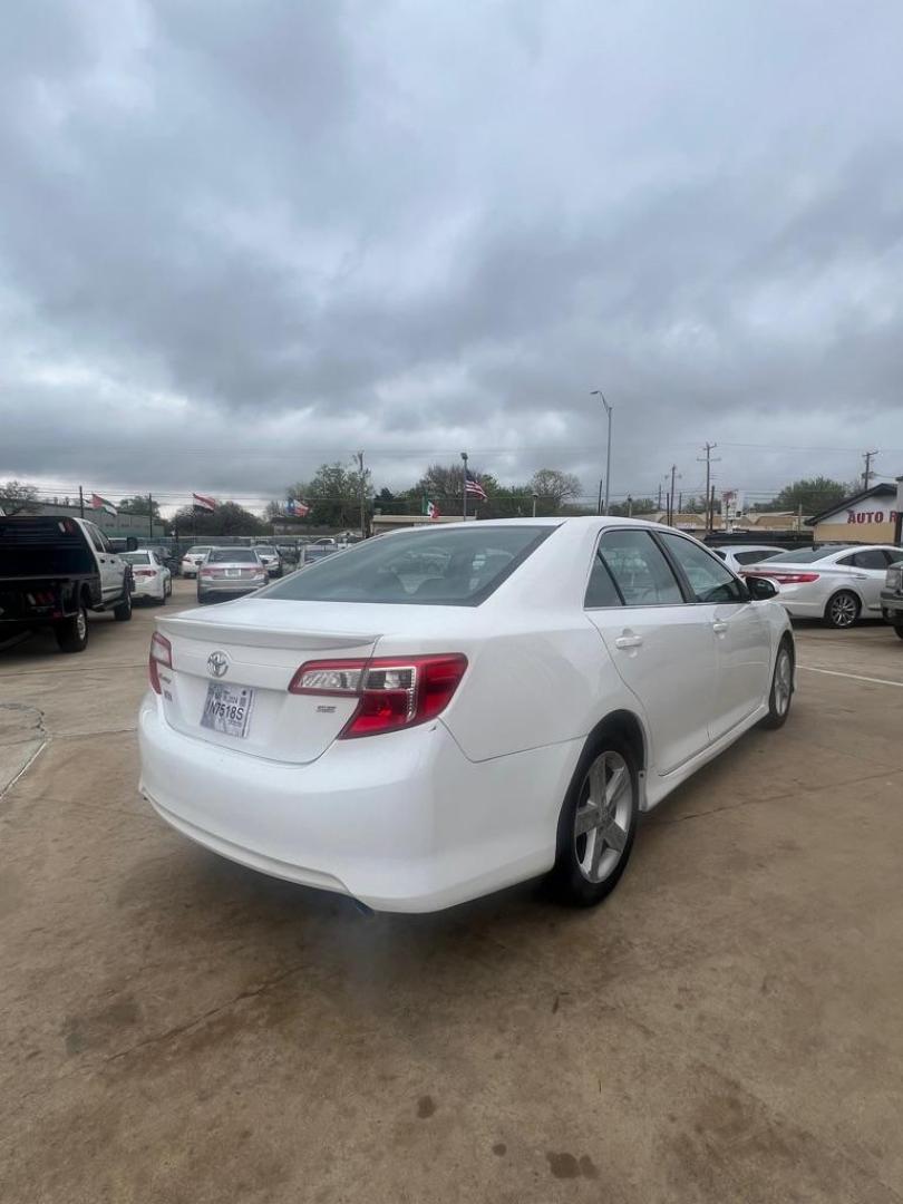 2014 White TOYOTA CAMRY L (4T1BF1FK3EU) with an 2.5L engine, Automatic transmission, located at 4415 NE 28th St, Haltom City, TX, 76117, (817) 222-9334, 32.795322, -97.280937 - Photo#3