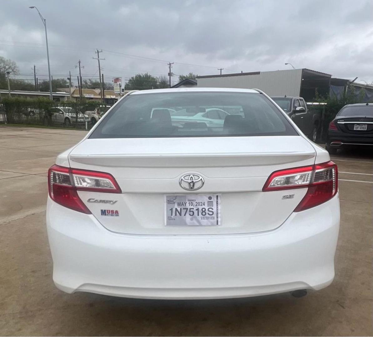 2014 White TOYOTA CAMRY L (4T1BF1FK3EU) with an 2.5L engine, Automatic transmission, located at 4415 NE 28th St, Haltom City, TX, 76117, (817) 222-9334, 32.795322, -97.280937 - Photo#7