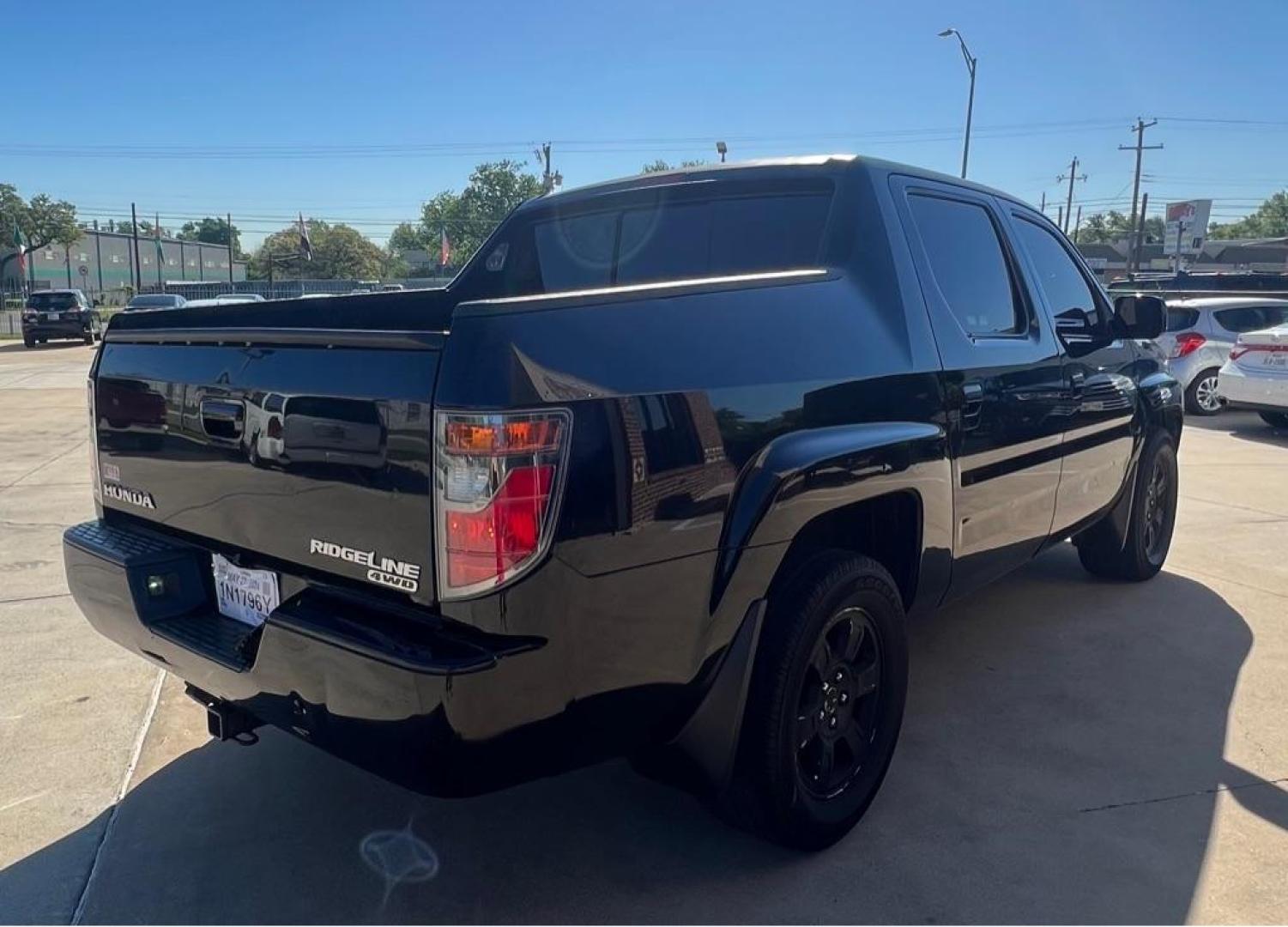 2008 Black HONDA RIDGELINE RTL (2HJYK16508H) with an 3.5L engine, Automatic transmission, located at 4415 NE 28th St, Haltom City, TX, 76117, (817) 222-9334, 32.795322, -97.280937 - Photo#3