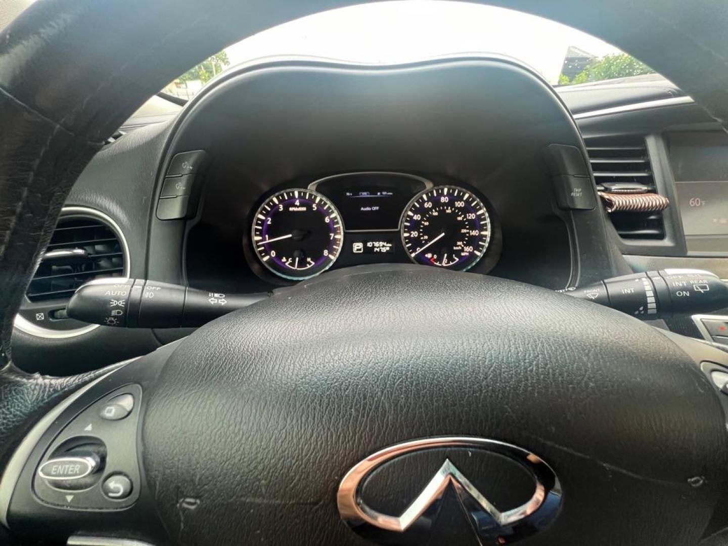 2017 Silver INFINITI QX60 (5N1DL0MM6HC) with an 3.5L engine, Continuously Variable transmission, located at 4415 NE 28th St, Haltom City, TX, 76117, (817) 222-9334, 32.795322, -97.280937 - Photo#14