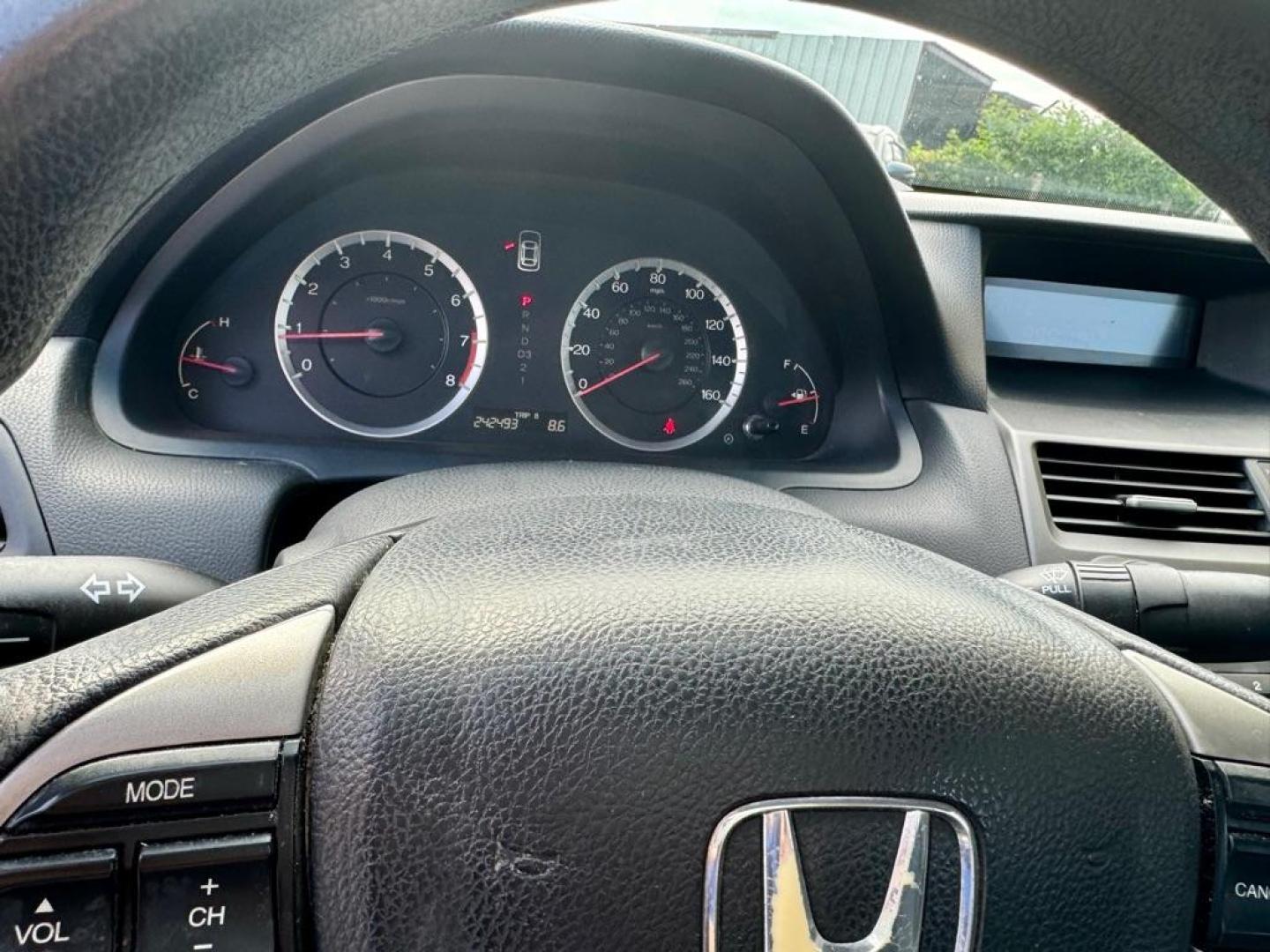 2011 Blue HONDA ACCORD LXP (1HGCP2F48BA) with an 2.4L engine, Automatic transmission, located at 4415 NE 28th St, Haltom City, TX, 76117, (817) 222-9334, 32.795322, -97.280937 - Photo#4