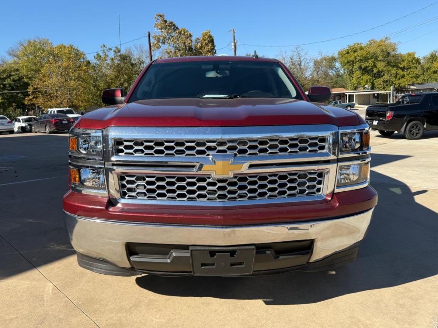 2015 Red CHEVROLET SILVERADO 1500 LT (3GCPCREC0FG) with an 5.3L engine, Automatic transmission, located at 4415 NE 28th St, Haltom City, TX, 76117, (817) 222-9334, 32.795322, -97.280937 - Photo#5