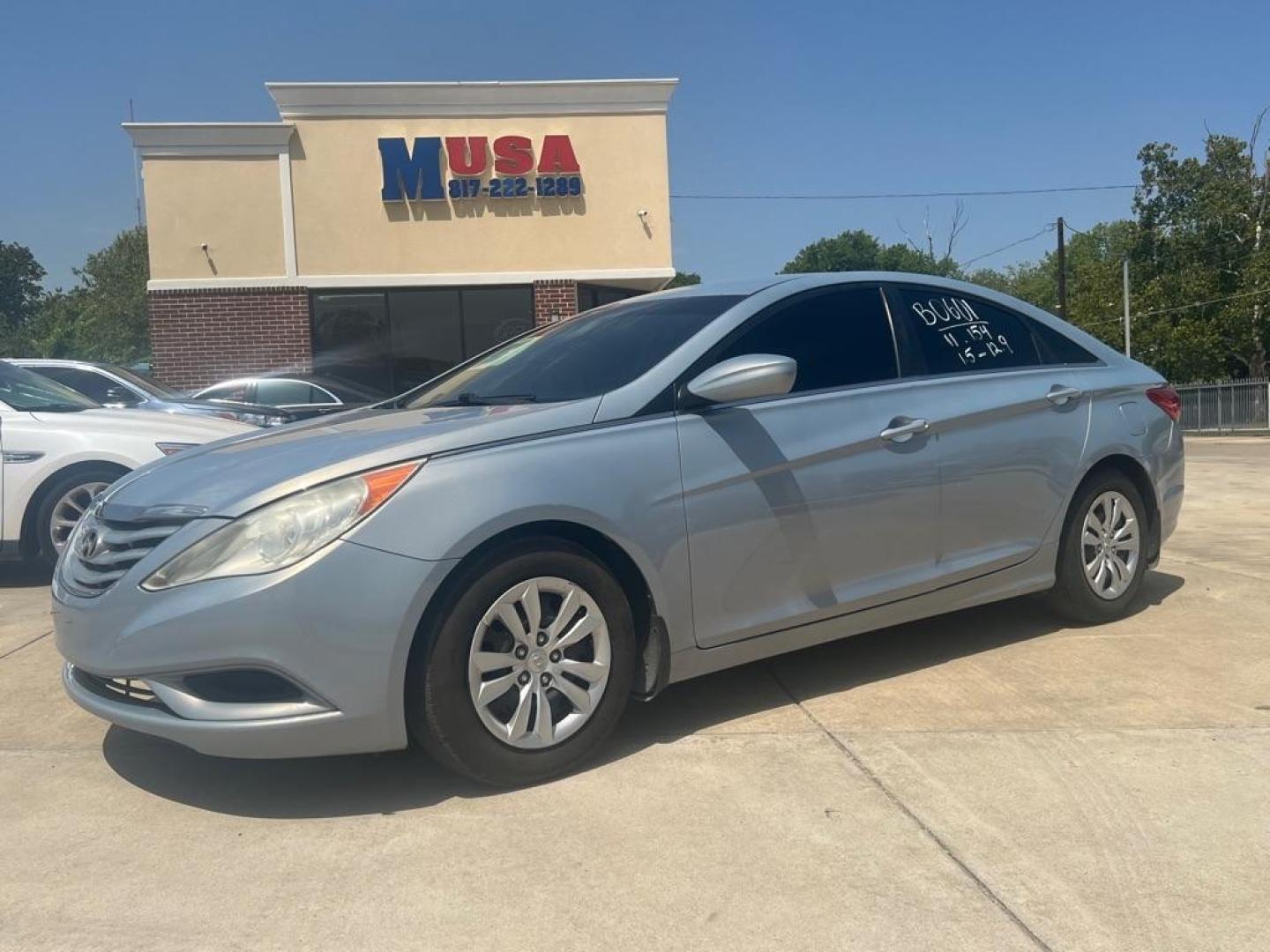 2011 GRAY HYUNDAI SONATA GLS (5NPEB4ACXBH) with an 2.4L engine, Automatic transmission, located at 4415 NE 28th St, Haltom City, TX, 76117, (817) 222-9334, 32.795322, -97.280937 - Photo#3