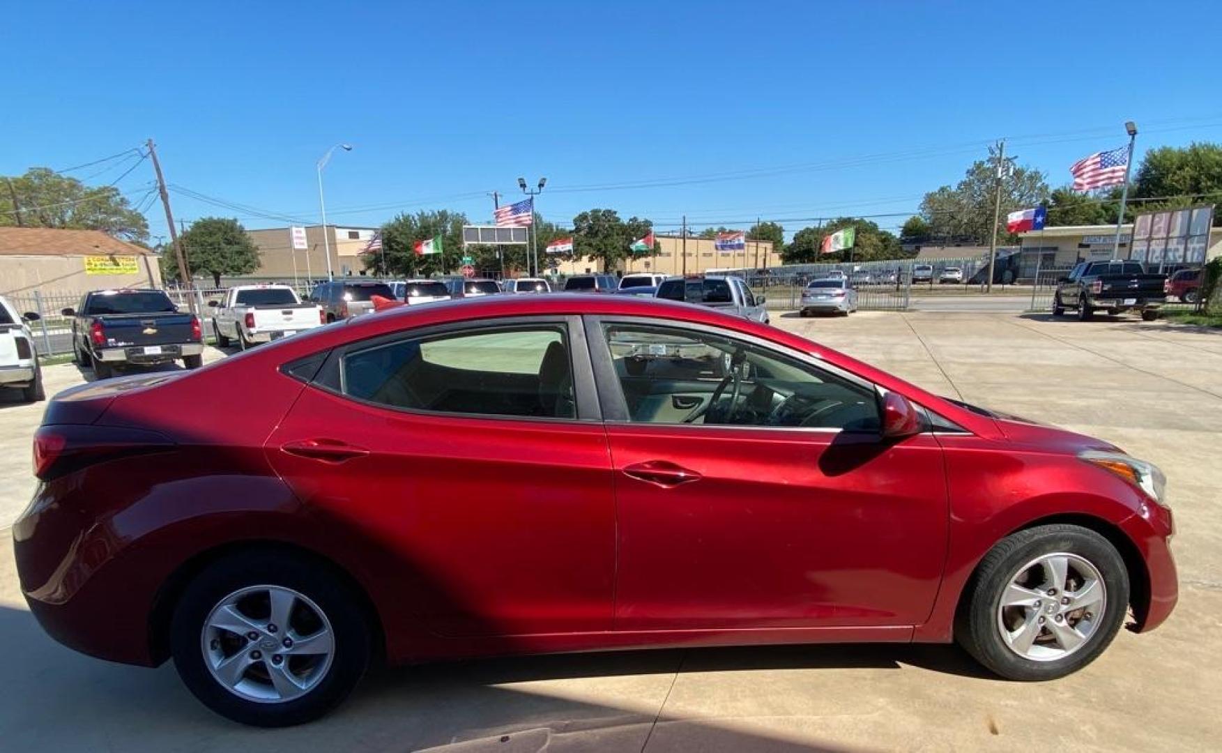 2014 RED HYUNDAI ELANTRA SE (5NPDH4AE1EH) with an 1.8L engine, Automatic transmission, located at 4415 NE 28th St, Haltom City, TX, 76117, (817) 222-9334, 32.795322, -97.280937 - Photo#6