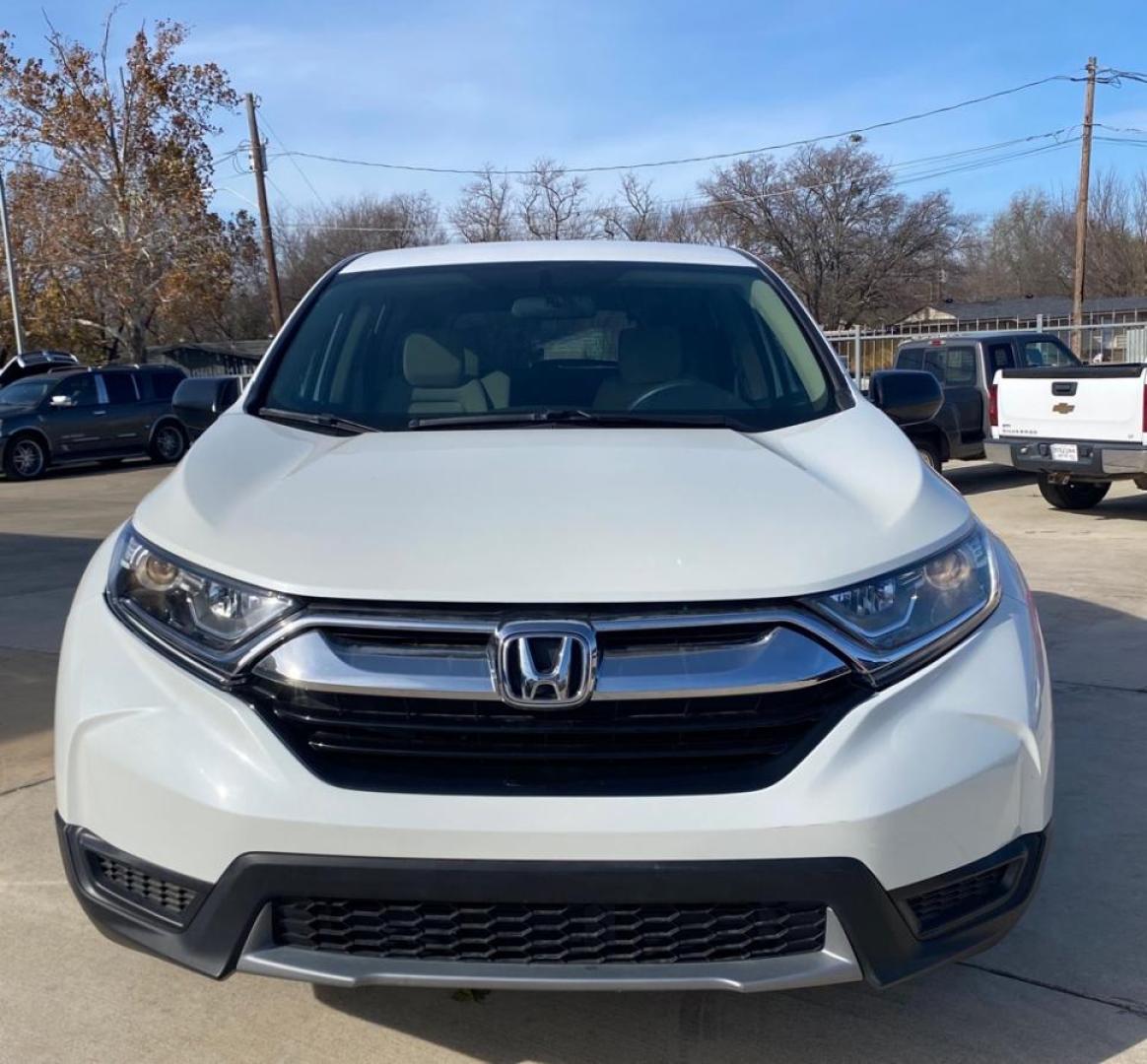 2019 WHITE HONDA CR-V LX (2HKRW5H39KH) with an 2.4L engine, Continuously Variable transmission, located at 4415 NE 28th St, Haltom City, TX, 76117, (817) 222-9334, 32.795322, -97.280937 - Photo#5