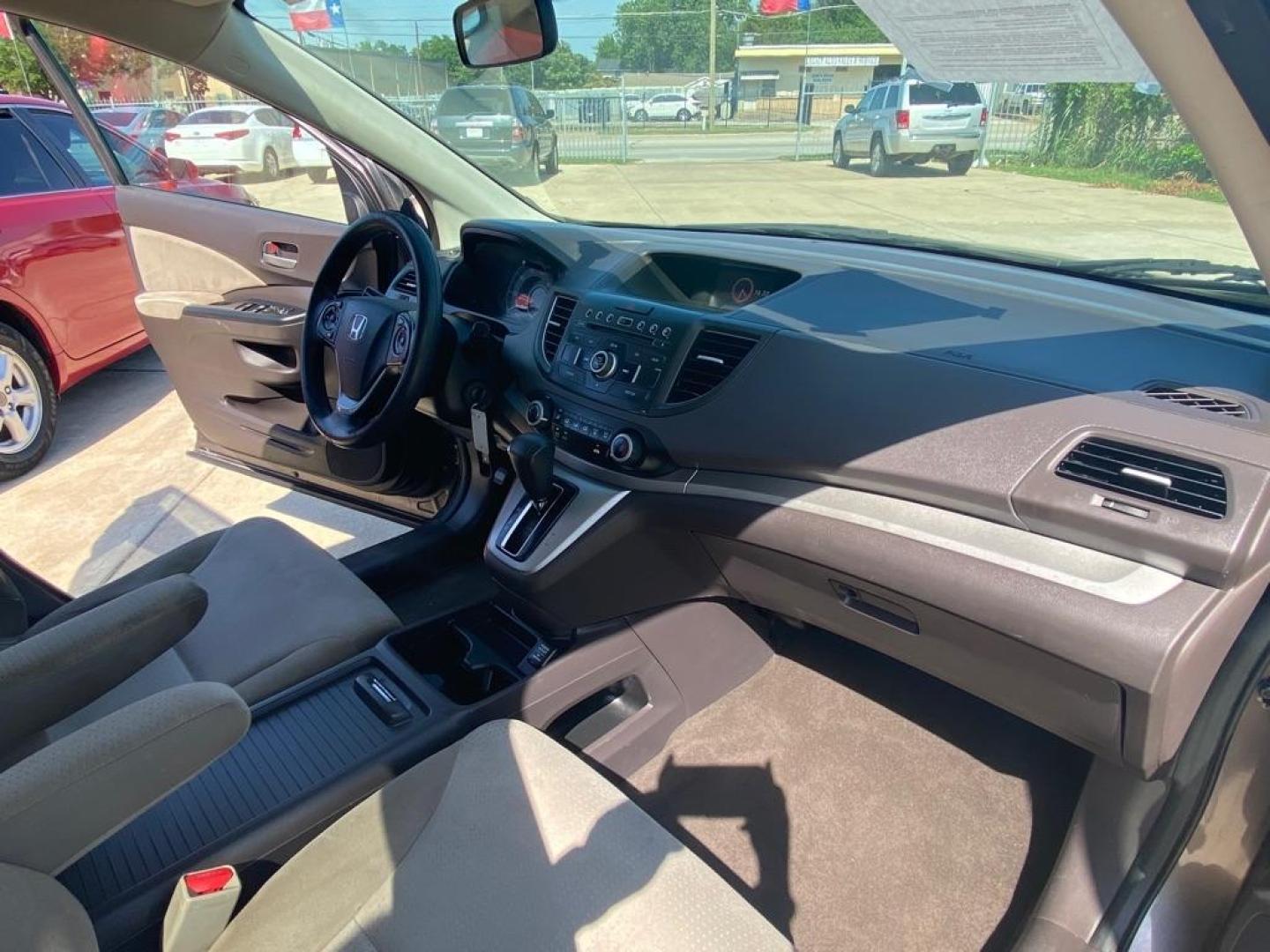 2013 BROWN HONDA CR-V EX (3CZRM3H54DG) with an 2.4L engine, Automatic transmission, located at 4415 NE 28th St, Haltom City, TX, 76117, (817) 222-9334, 32.795322, -97.280937 - Photo#16