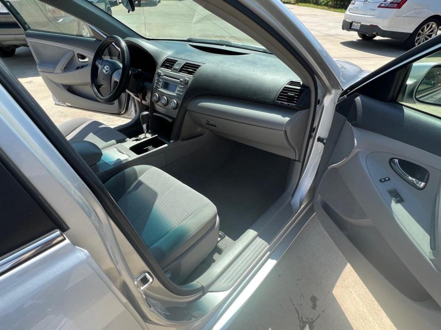 2010 SILVER TOYOTA CAMRY BASE (4T4BF3EK3AR) with an 2.5L engine, Automatic transmission, located at 4415 NE 28th St, Haltom City, TX, 76117, (817) 222-9334, 32.795322, -97.280937 - Photo#16