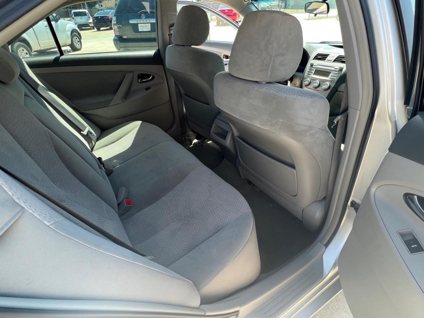 2010 SILVER TOYOTA CAMRY BASE (4T4BF3EK3AR) with an 2.5L engine, Automatic transmission, located at 4415 NE 28th St, Haltom City, TX, 76117, (817) 222-9334, 32.795322, -97.280937 - Photo#17