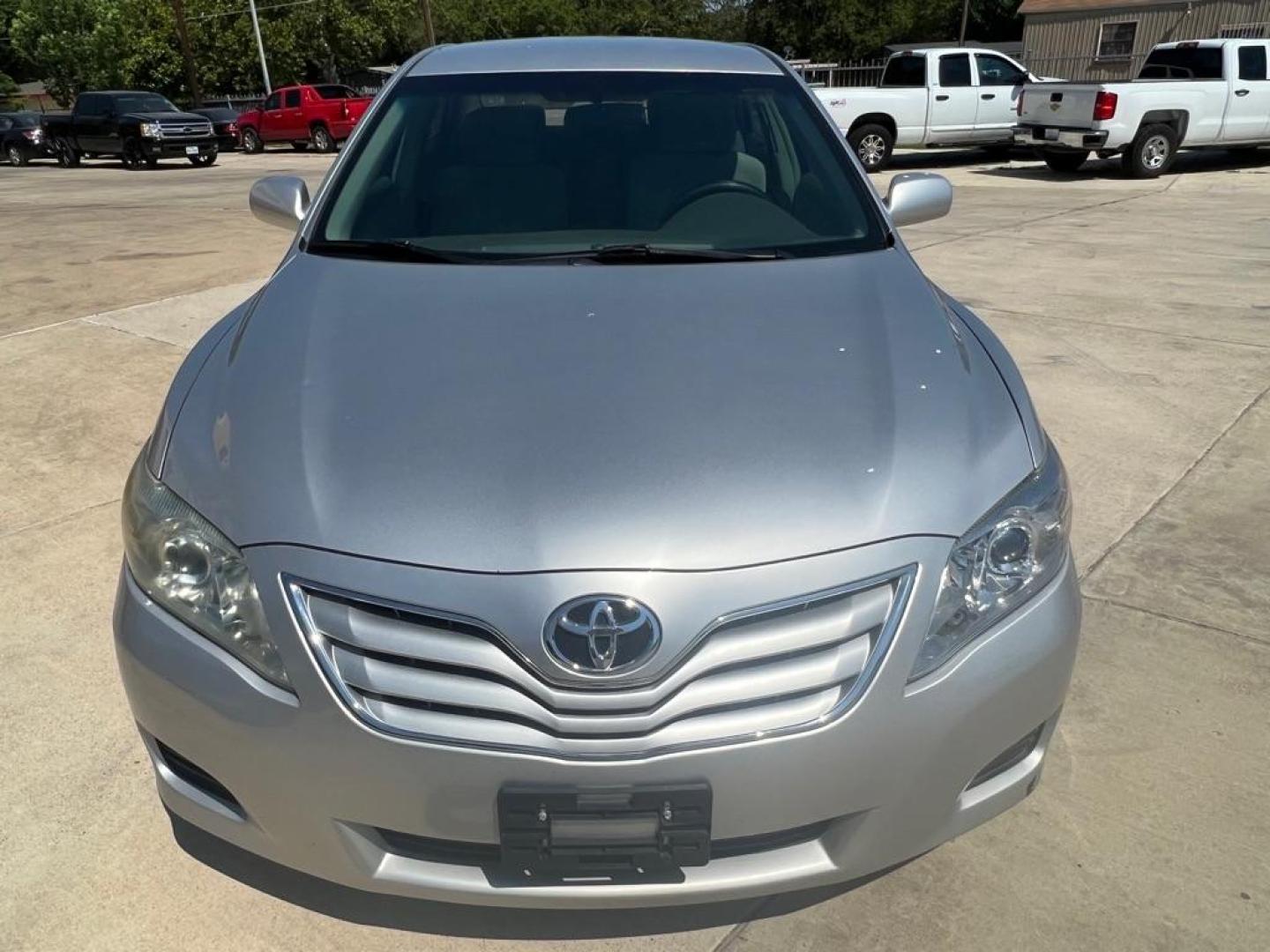 2010 SILVER TOYOTA CAMRY BASE (4T4BF3EK3AR) with an 2.5L engine, Automatic transmission, located at 4415 NE 28th St, Haltom City, TX, 76117, (817) 222-9334, 32.795322, -97.280937 - Photo#2