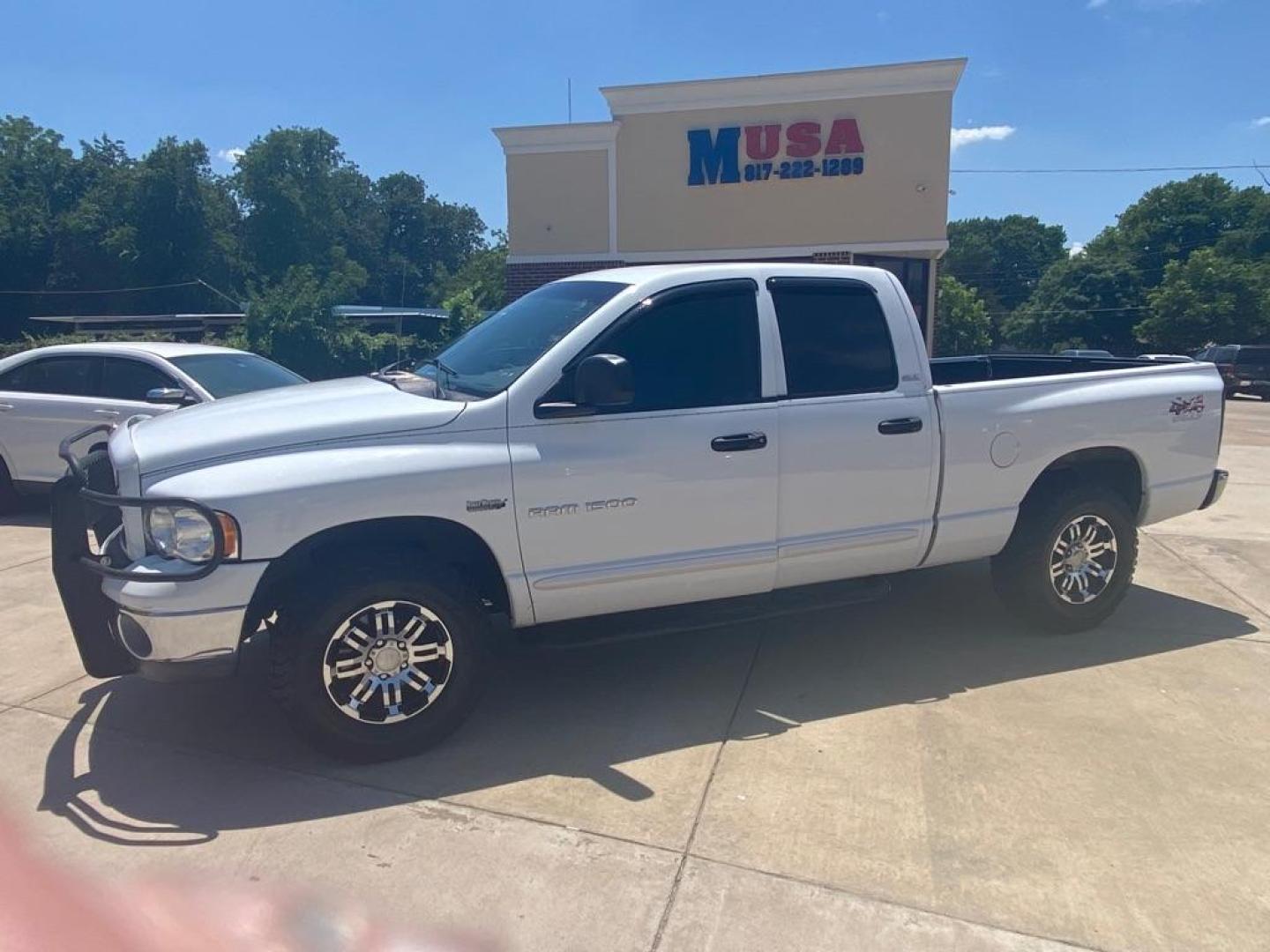 2002 WHITE DODGE RAM 1500 392 raicho (1D7HU18Z92S) with an 5.9L engine, Automatic transmission, located at 4415 NE 28th St, Haltom City, TX, 76117, (817) 222-9334, 32.795322, -97.280937 - Photo#0