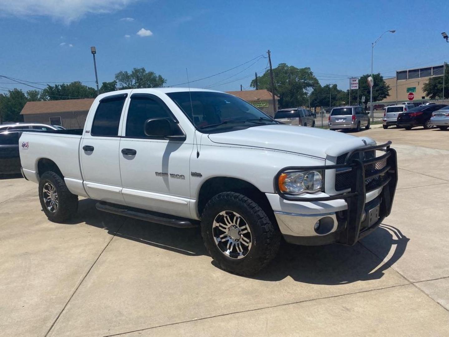 2002 WHITE DODGE RAM 1500 392 raicho (1D7HU18Z92S) with an 5.9L engine, Automatic transmission, located at 4415 NE 28th St, Haltom City, TX, 76117, (817) 222-9334, 32.795322, -97.280937 - Photo#1