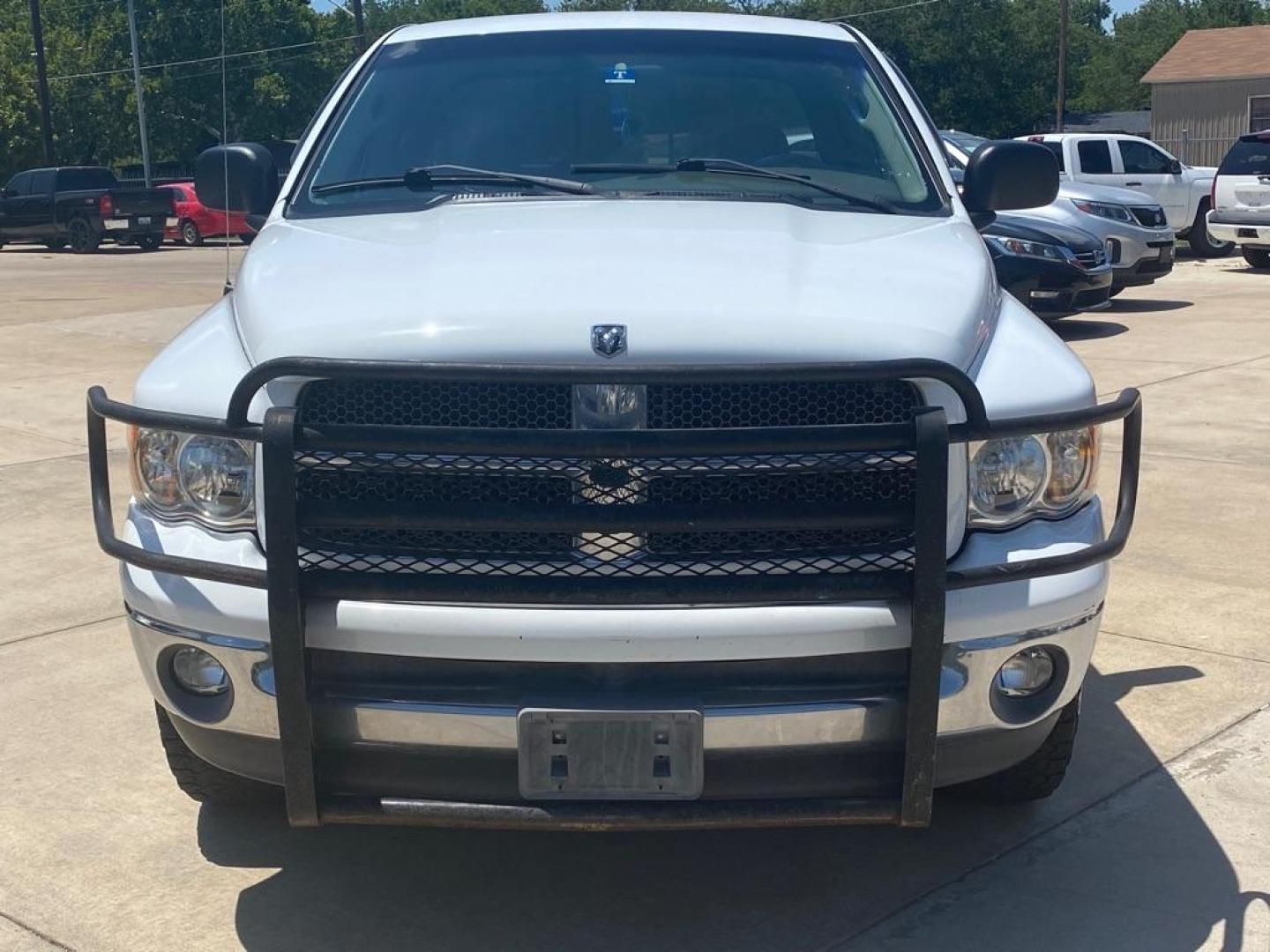 2002 WHITE DODGE RAM 1500 392 raicho (1D7HU18Z92S) with an 5.9L engine, Automatic transmission, located at 4415 NE 28th St, Haltom City, TX, 76117, (817) 222-9334, 32.795322, -97.280937 - Photo#3