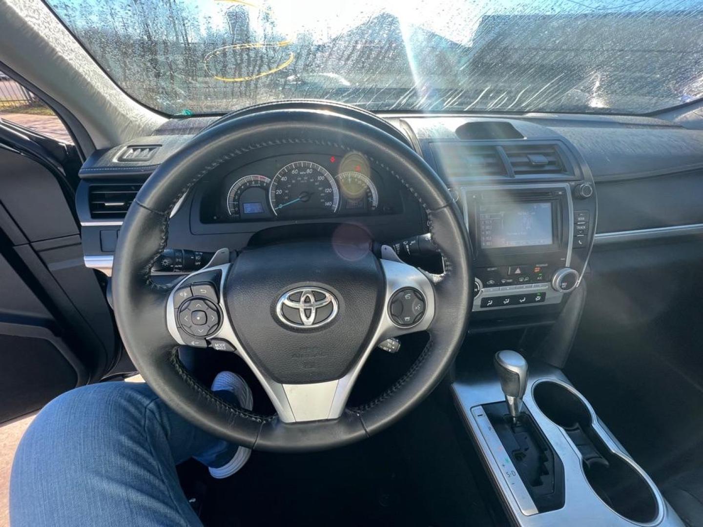 2014 GRAY TOYOTA CAMRY L (4T1BF1FK6EU) with an 2.5L engine, Automatic transmission, located at 4415 NE 28th St, Haltom City, TX, 76117, (817) 222-9334, 32.795322, -97.280937 - Photo#11