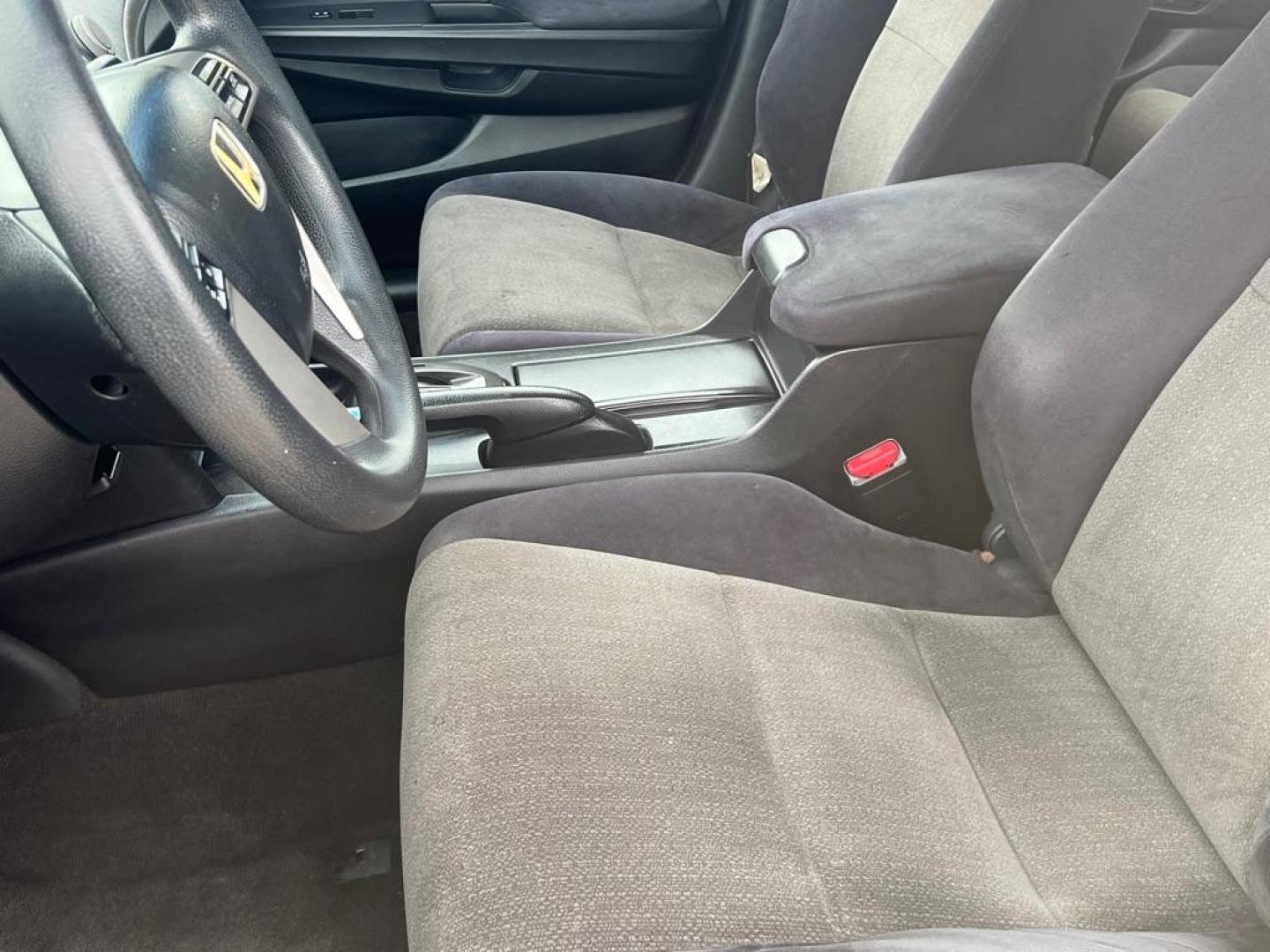 2008 GRAY HONDA ACCORD LX (1HGCP26338A) with an 2.4L engine, Automatic transmission, located at 4415 NE 28th St, Haltom City, TX, 76117, (817) 222-9334, 32.795322, -97.280937 - Photo#16