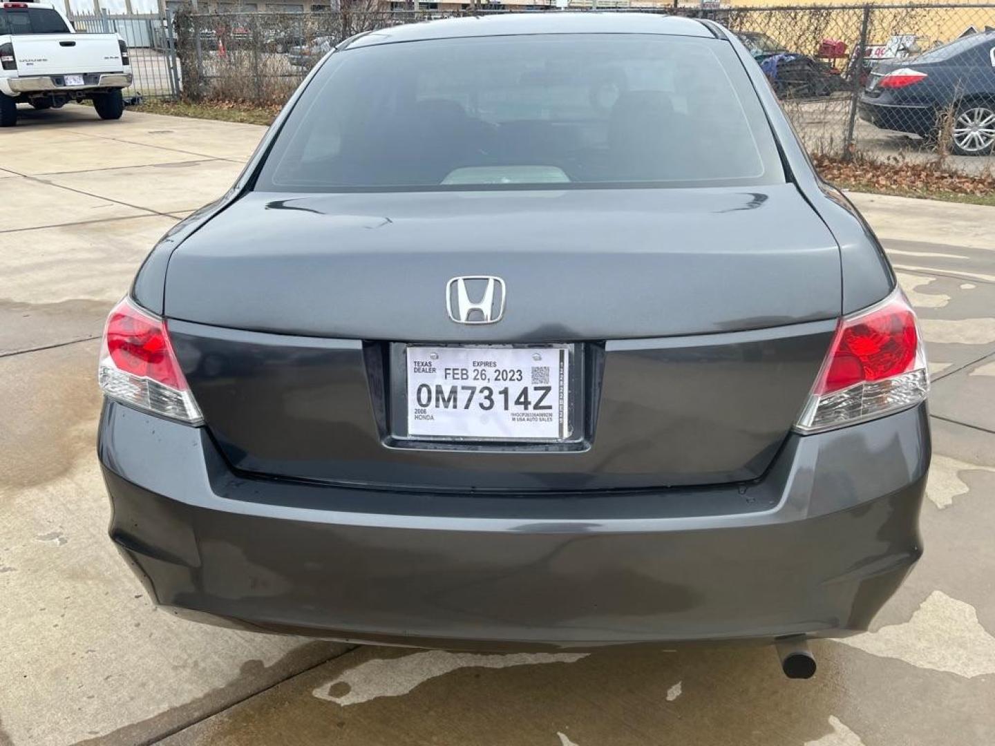 2008 GRAY HONDA ACCORD LX (1HGCP26338A) with an 2.4L engine, Automatic transmission, located at 4415 NE 28th St, Haltom City, TX, 76117, (817) 222-9334, 32.795322, -97.280937 - Photo#5