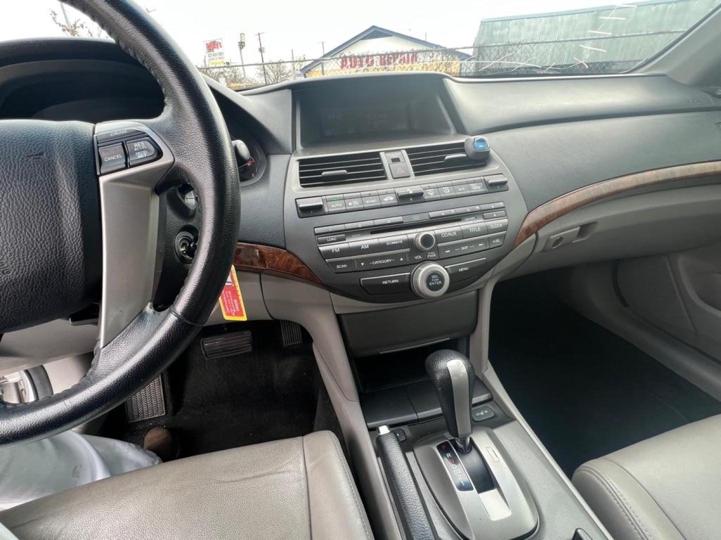 2012 SILVER HONDA ACCORD EXL (1HGCP3F87CA) with an 3.5L engine, Automatic transmission, located at 4415 NE 28th St, Haltom City, TX, 76117, (817) 222-9334, 32.795322, -97.280937 - Photo#14