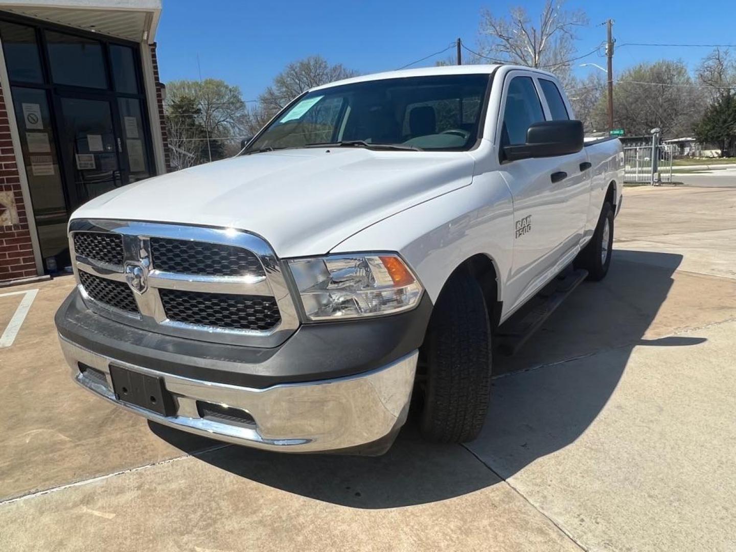 2018 WHITE RAM 1500 ST (1C6RR6FG0JS) with an 3.6L engine, Automatic transmission, located at 4415 NE 28th St, Haltom City, TX, 76117, (817) 222-9334, 32.795322, -97.280937 - Photo#2