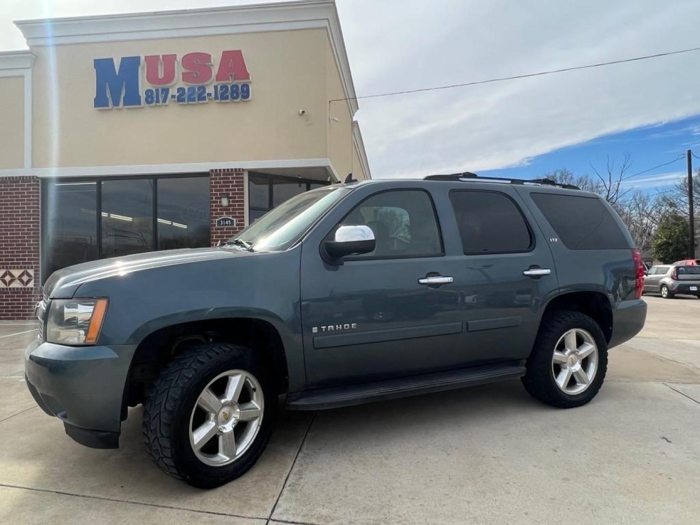 2008 BLUE CHEVROLET TAHOE 1500 (1GNFK13078J) with an 5.3L engine, Automatic transmission, located at 4415 NE 28th St, Haltom City, TX, 76117, (817) 222-9334, 32.795322, -97.280937 - Photo#0