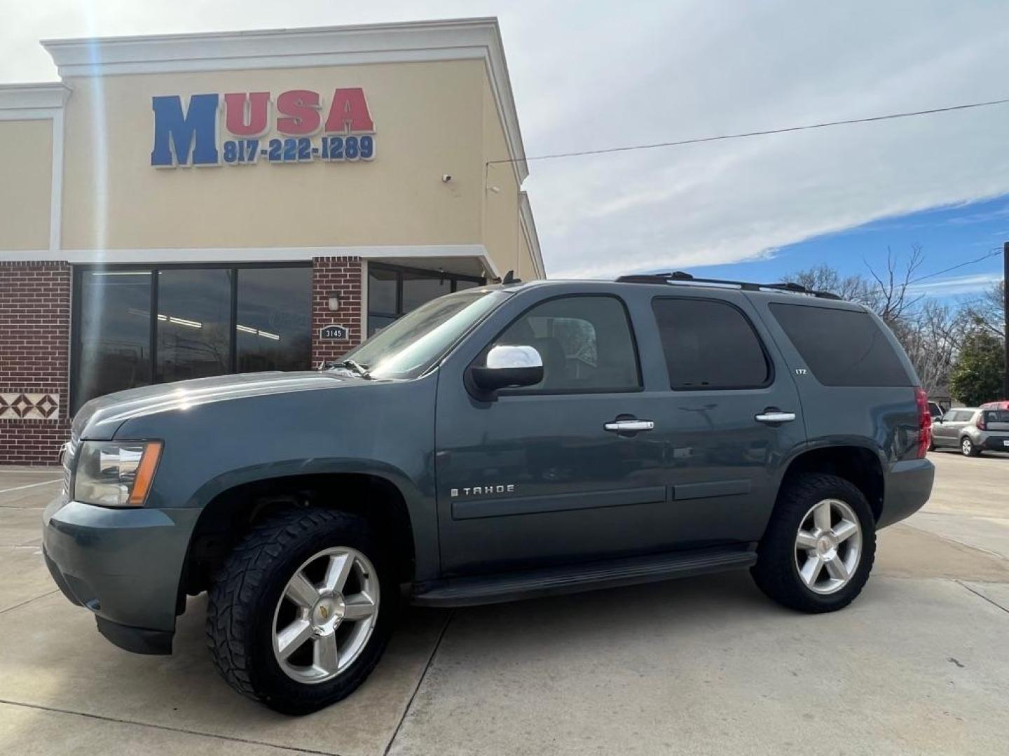 2008 BLUE CHEVROLET TAHOE 1500 (1GNFK13078J) with an 5.3L engine, Automatic transmission, located at 4415 NE 28th St, Haltom City, TX, 76117, (817) 222-9334, 32.795322, -97.280937 - Photo#1