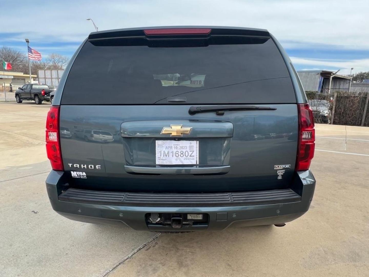 2008 BLUE CHEVROLET TAHOE 1500 (1GNFK13078J) with an 5.3L engine, Automatic transmission, located at 4415 NE 28th St, Haltom City, TX, 76117, (817) 222-9334, 32.795322, -97.280937 - Photo#8