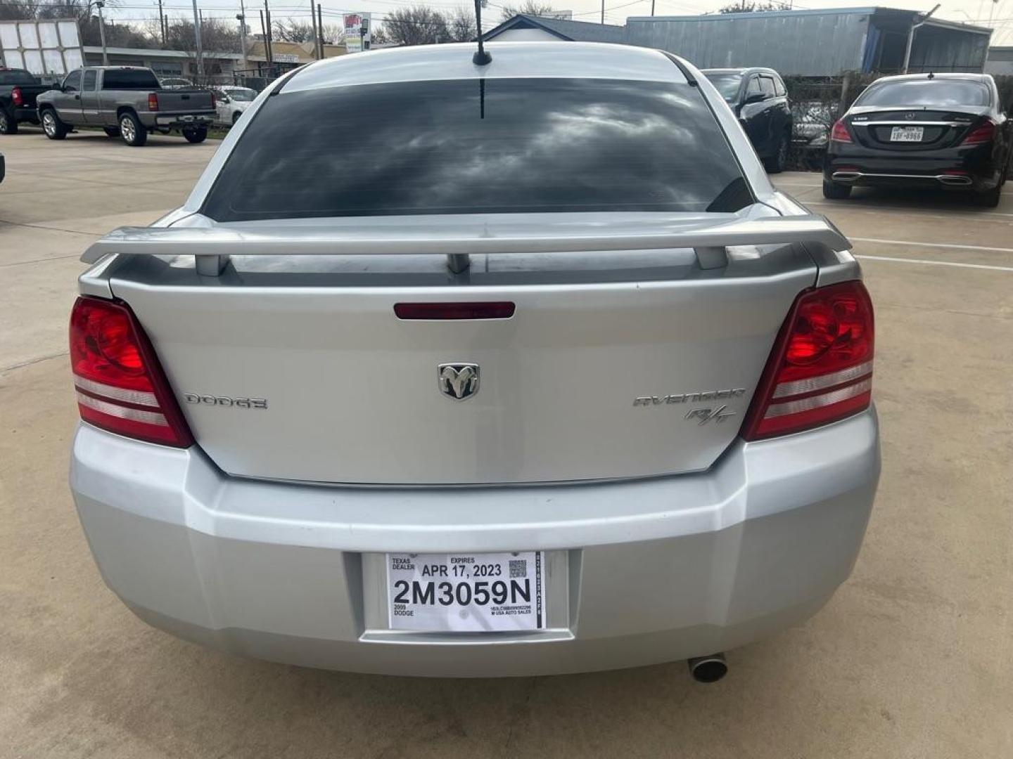 2009 SILVER DODGE AVENGER SXT (1B3LC56B09N) with an 2.4L engine, Automatic transmission, located at 4415 NE 28th St, Haltom City, TX, 76117, (817) 222-9334, 32.795322, -97.280937 - Photo#7