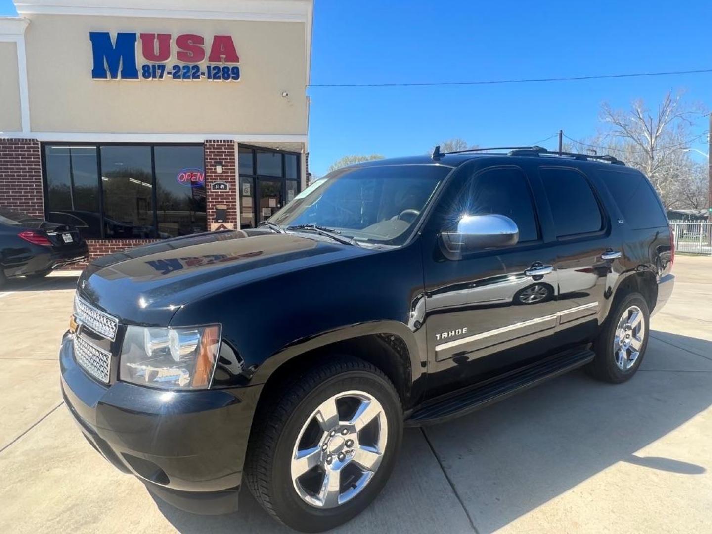 2012 BLACK CHEVROLET TAHOE 1500 LTZ (1GNSKCE06CR) with an 5.3L engine, Automatic transmission, located at 4415 NE 28th St, Haltom City, TX, 76117, (817) 222-9334, 32.795322, -97.280937 - Photo#0