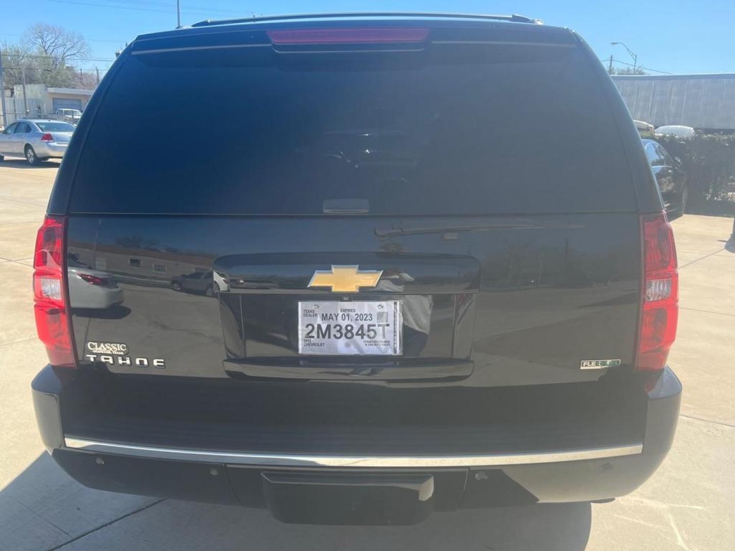 2012 BLACK CHEVROLET TAHOE 1500 LTZ (1GNSKCE06CR) with an 5.3L engine, Automatic transmission, located at 4415 NE 28th St, Haltom City, TX, 76117, (817) 222-9334, 32.795322, -97.280937 - Photo#11