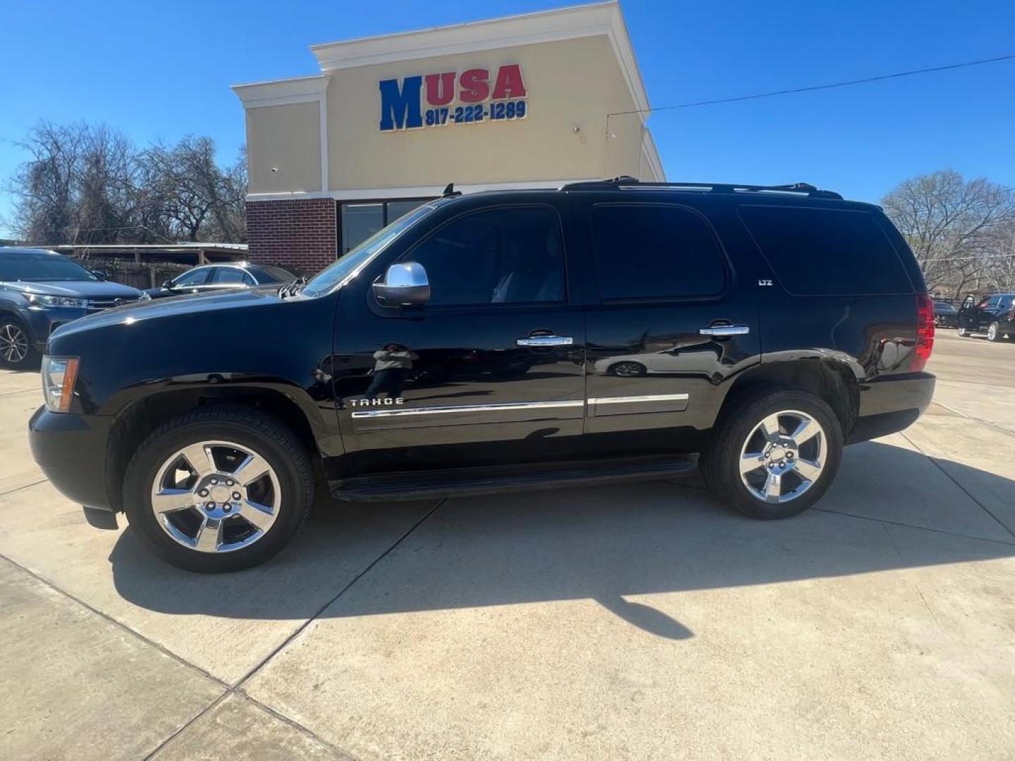 2012 BLACK CHEVROLET TAHOE 1500 LTZ (1GNSKCE06CR) with an 5.3L engine, Automatic transmission, located at 4415 NE 28th St, Haltom City, TX, 76117, (817) 222-9334, 32.795322, -97.280937 - Photo#2