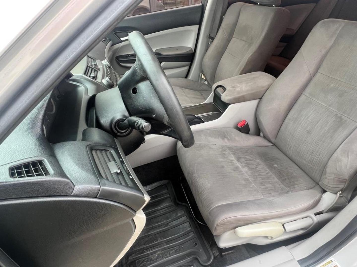 2012 SILVER HONDA ACCORD LX (1HGCP2F37CA) with an 2.4L engine, Automatic transmission, located at 4415 NE 28th St, Haltom City, TX, 76117, (817) 222-9334, 32.795322, -97.280937 - Photo#12