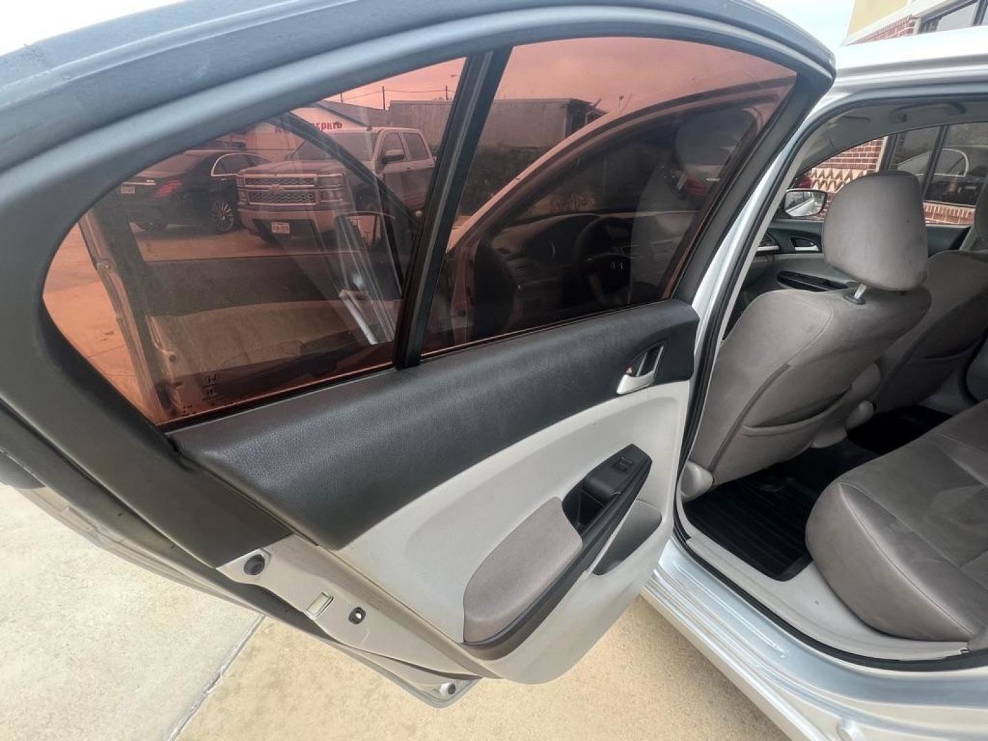 2012 SILVER HONDA ACCORD LX (1HGCP2F37CA) with an 2.4L engine, Automatic transmission, located at 4415 NE 28th St, Haltom City, TX, 76117, (817) 222-9334, 32.795322, -97.280937 - Photo#20