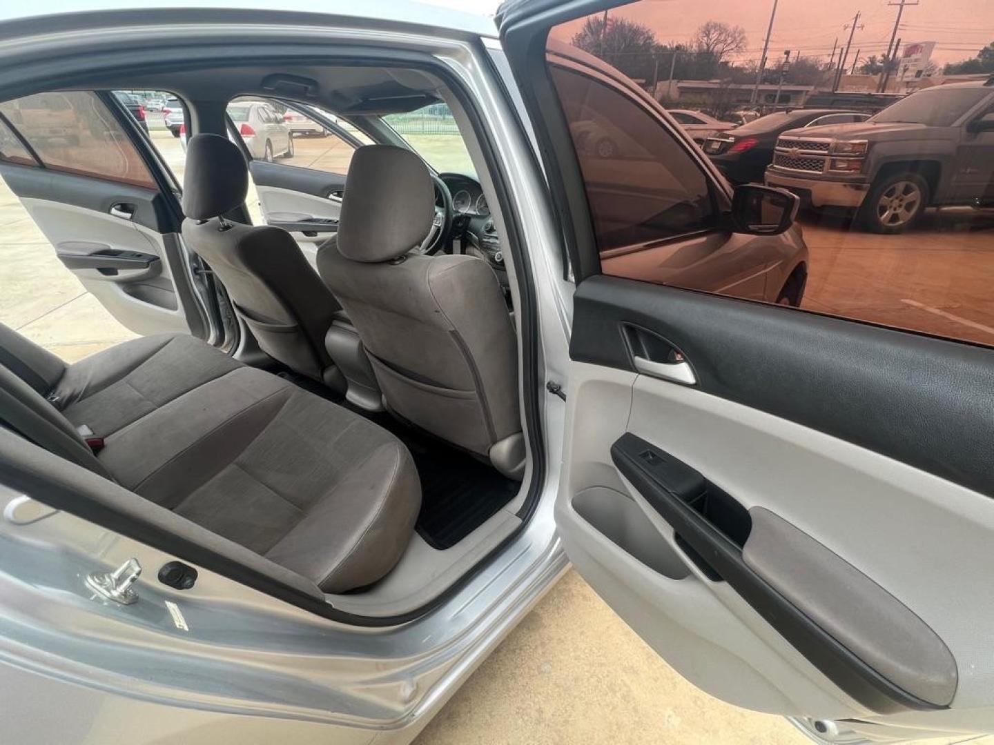 2012 SILVER HONDA ACCORD LX (1HGCP2F37CA) with an 2.4L engine, Automatic transmission, located at 4415 NE 28th St, Haltom City, TX, 76117, (817) 222-9334, 32.795322, -97.280937 - Photo#24