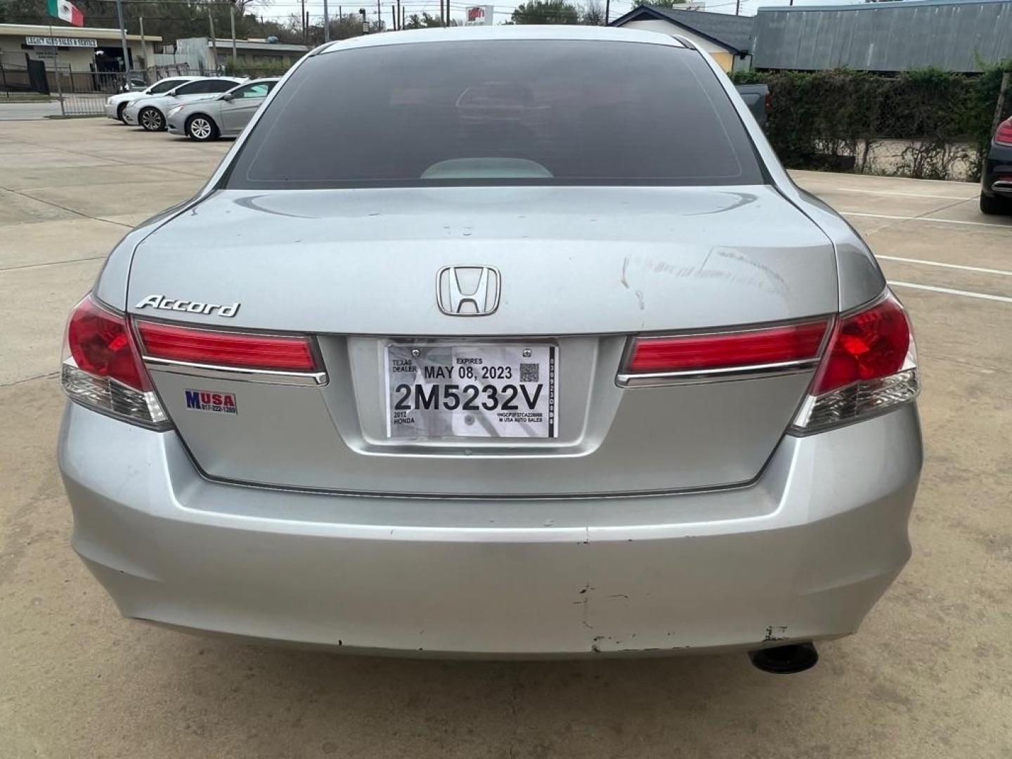 2012 SILVER HONDA ACCORD LX (1HGCP2F37CA) with an 2.4L engine, Automatic transmission, located at 4415 NE 28th St, Haltom City, TX, 76117, (817) 222-9334, 32.795322, -97.280937 - Photo#8